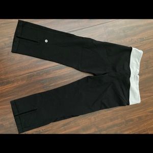 Lululemon capri cropped pants black size 4